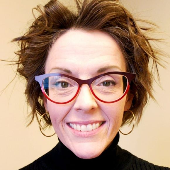 Meet your Posher, Jennifer - Picture 1 of 1